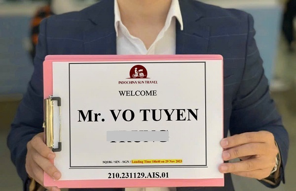 Airport greeting service